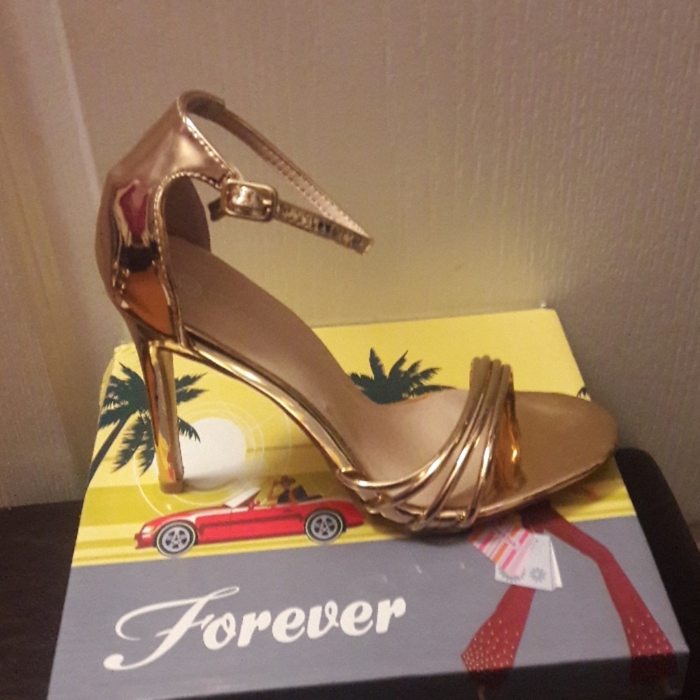 🎉HP🎉Rose gold  heels